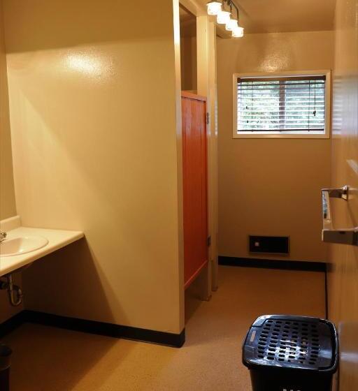 كابينة, Lone Fir Resort