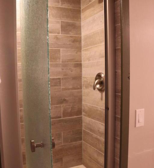 كابينة, Lone Fir Resort