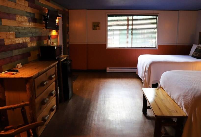 标准间, Lone Fir Resort