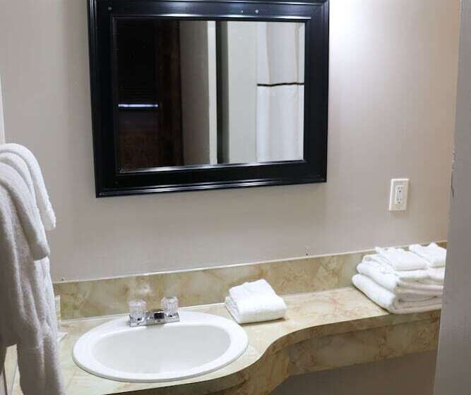 غرفة قياسية, Lone Fir Resort