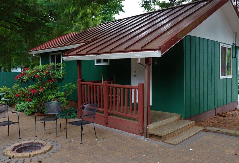 كابينة, Lone Fir Resort