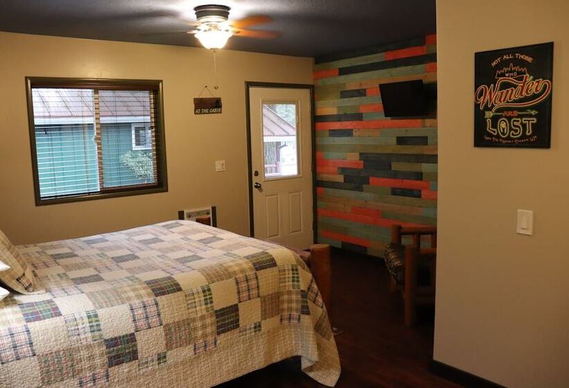 إستوديو قياسى, Lone Fir Resort