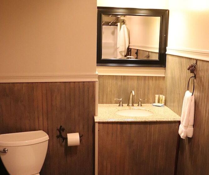 غرفة قياسية, Lone Fir Resort