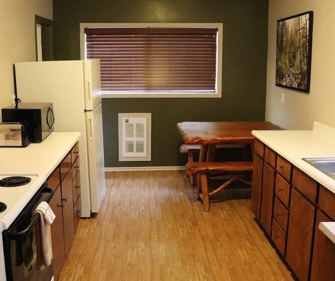 كابينة, Lone Fir Resort