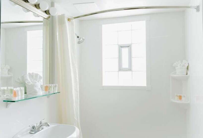 Номер Deluxe, Lorraine