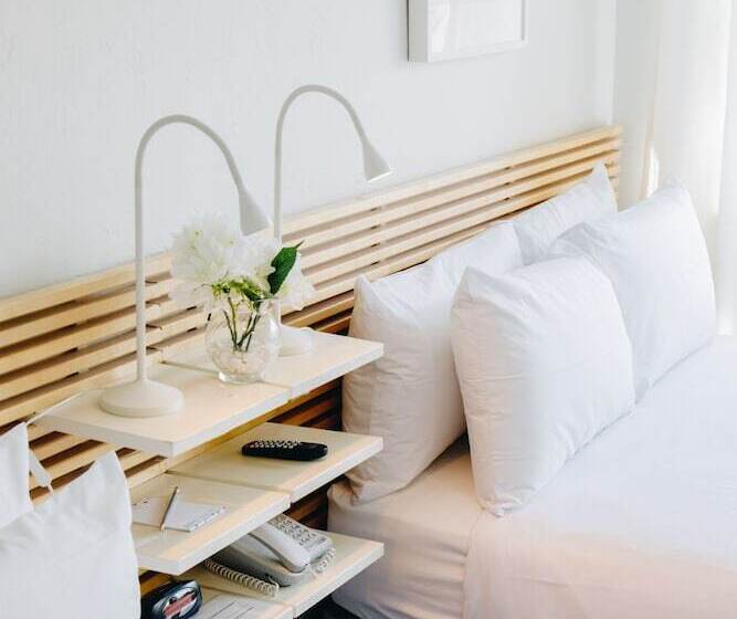 Номер Deluxe, Lorraine