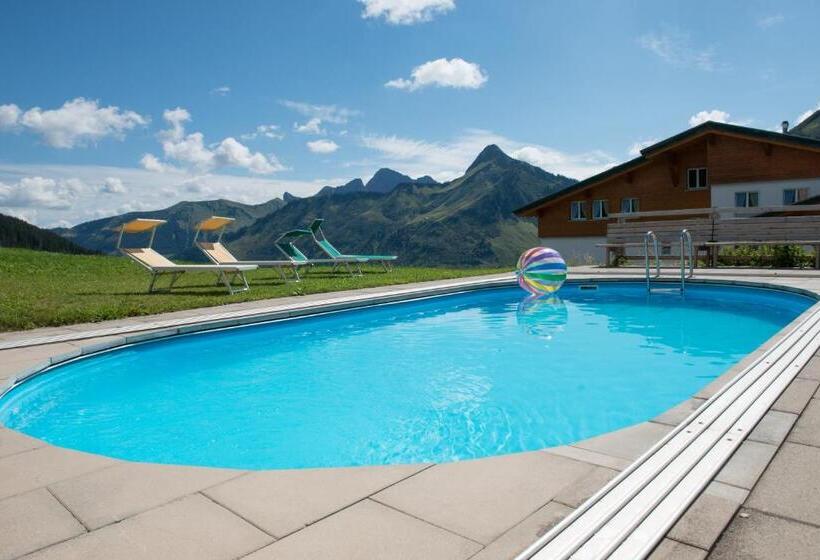 غرفة قياسية مزوَّدة بشُرفة, Hertehof