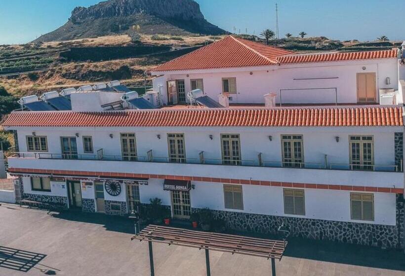 スタンダードルーム, Sonia Chipude