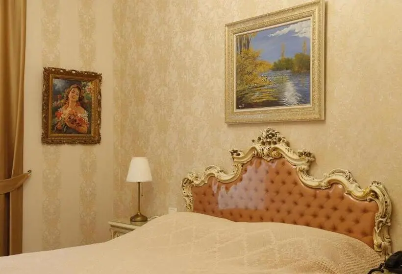 デラックスルーム, Castle Konti