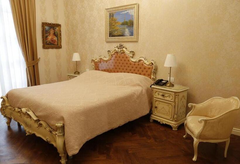 חדר דלוקס, Castle Konti