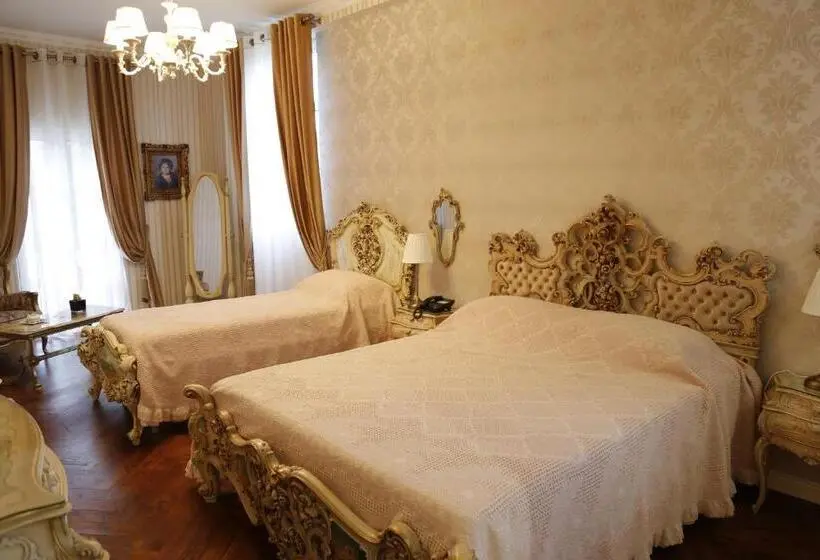 スーペリアトリプルルーム, Castle Konti