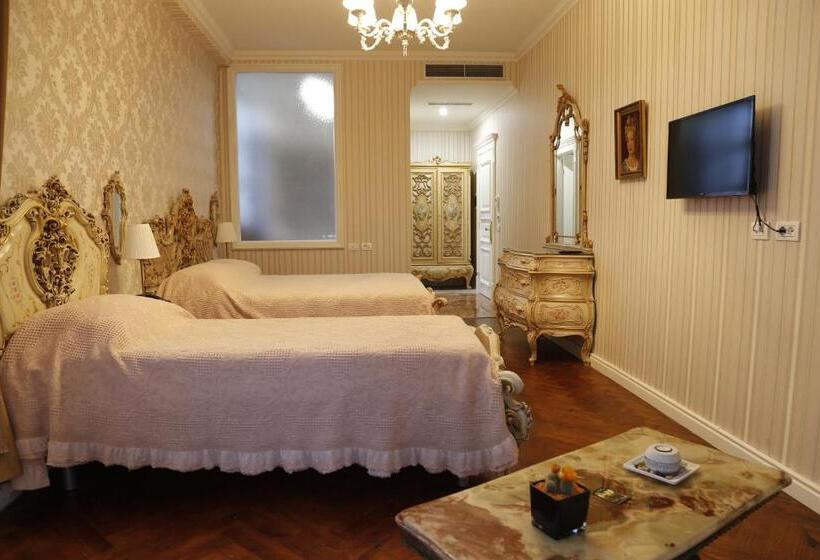 חדר סופריור לשלושה, Castle Konti