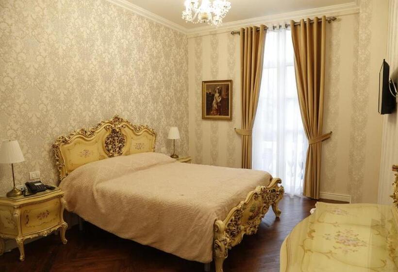 חדר דלוקס, Castle Konti