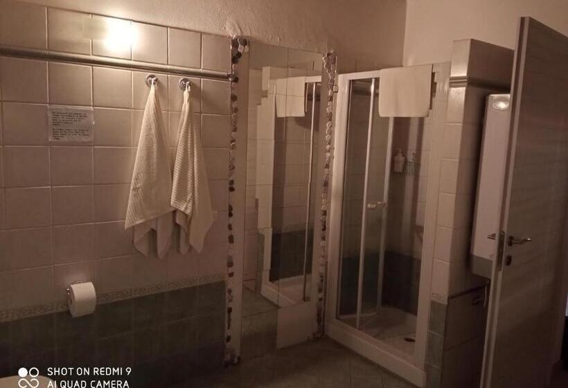 חדר סטנדרט לשלושה, La Casina