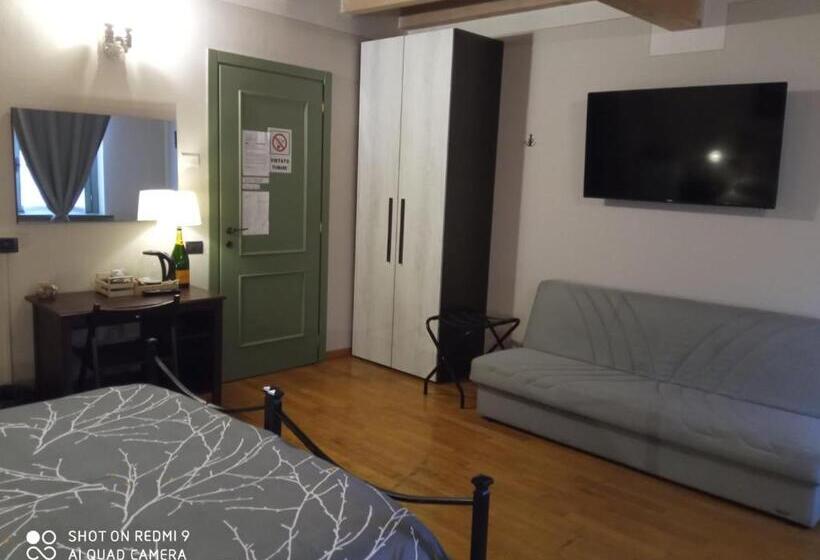 חדר סטנדרט לשלושה, La Casina