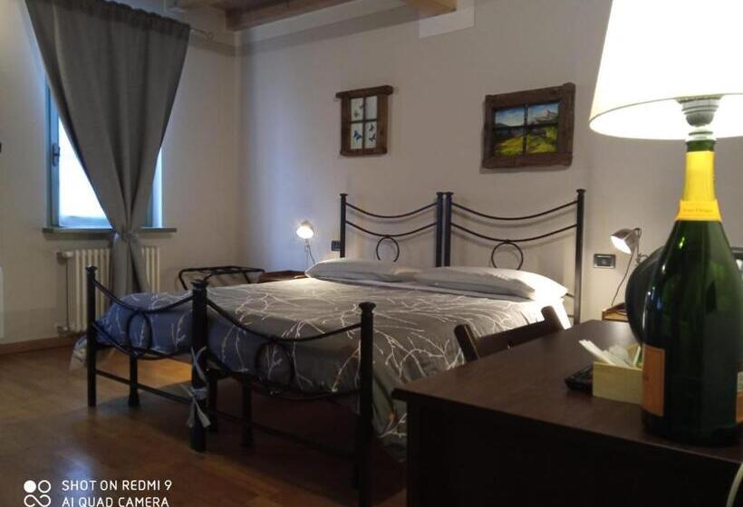 חדר סטנדרט לשלושה, La Casina