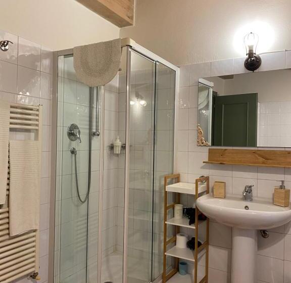 חדר קומפורט לשלושה, La Casina