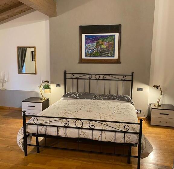 חדר קומפורט לשלושה, La Casina