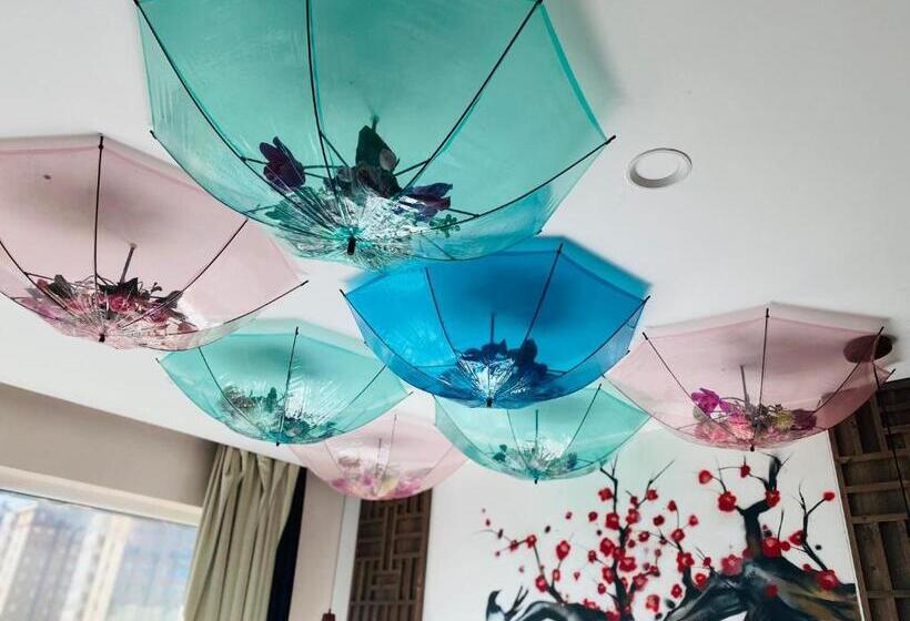 سوئیت با وان آب گرم, Nomado Boutique