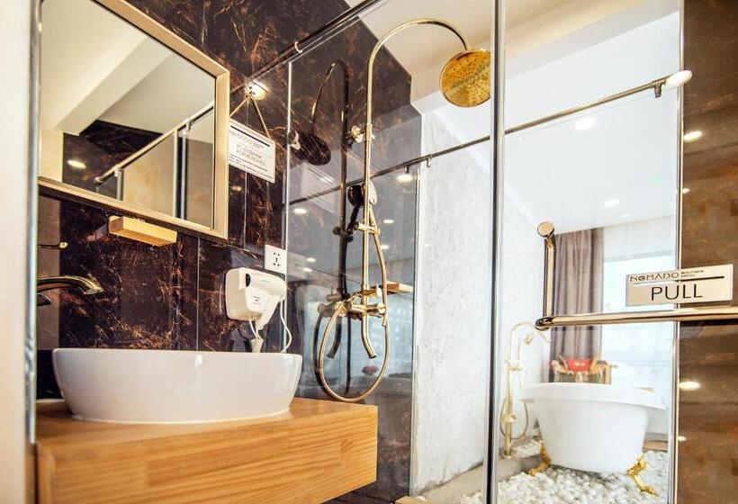 سوئیت با وان آب گرم, Nomado Boutique