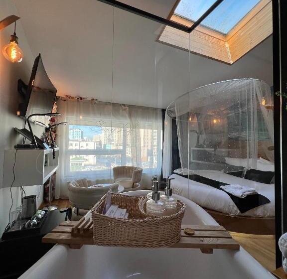 اتاق استاندارد با تخت بزرگ, Nomado Boutique