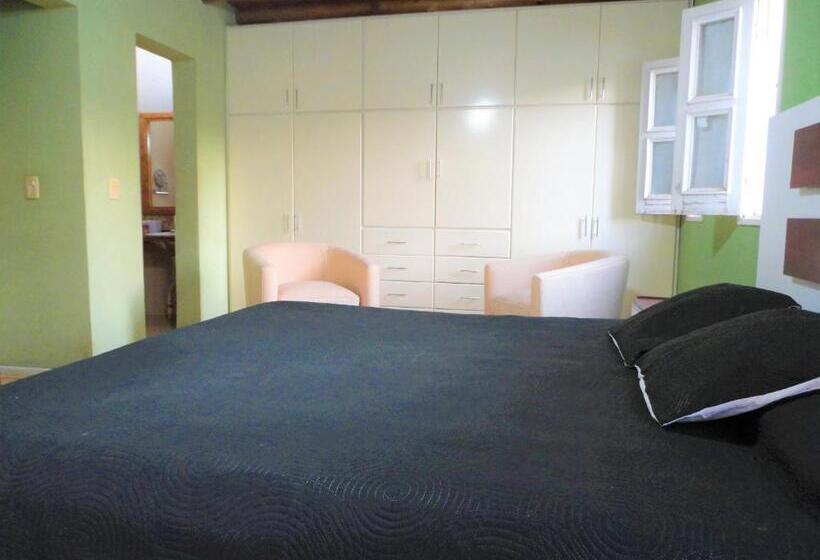 غرفة قياسية, Jazmin De Lluvia