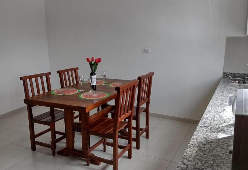 شقة غرفة واحدة, Jazmin De Lluvia