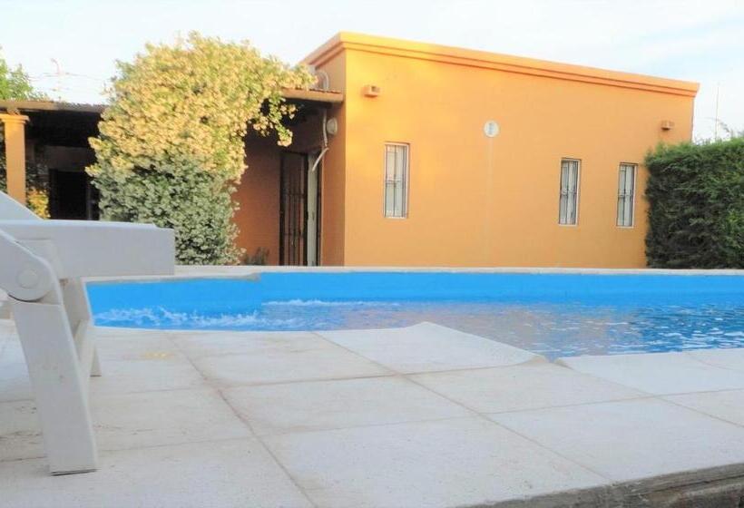 شقة غرفة واحدة, Jazmin De Lluvia