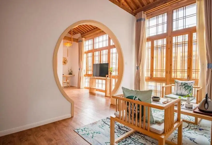 Sviitti Puutarhanäkymä, Floral Tengchong Mountain Residence
