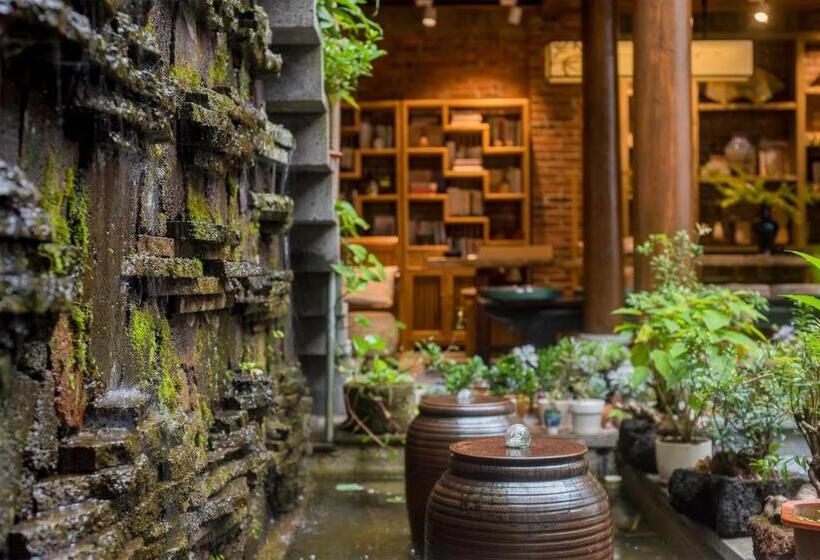 Семейный Номер Вид на Сад, Floral Tengchong Mountain Residence