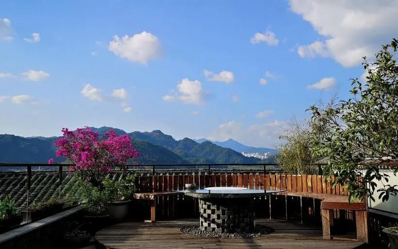 Standard-huone Näkymä, Floral Tengchong Mountain Residence