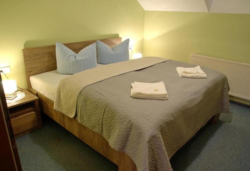 غرفة عائلية, Pension Nataliya