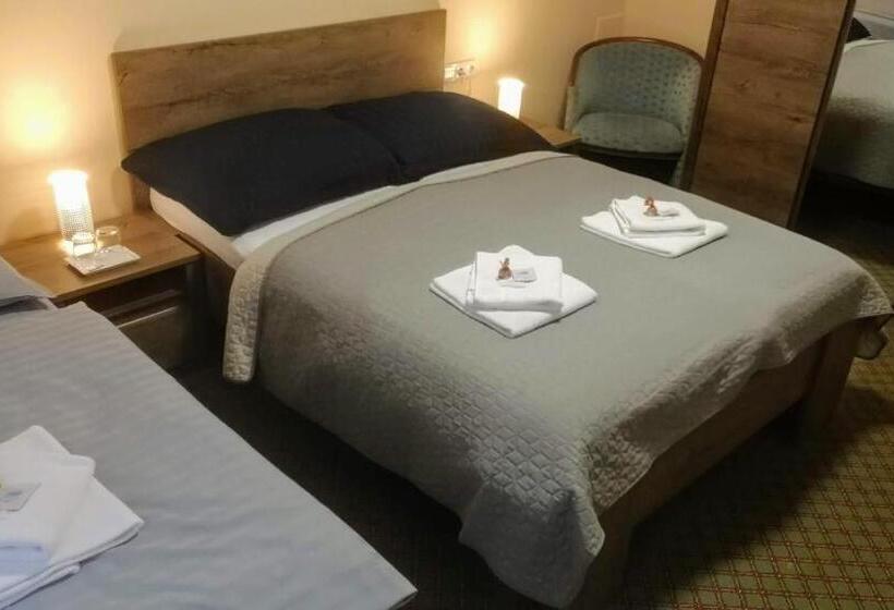 غرفة إقتصادية ثلاثية, Pension Nataliya