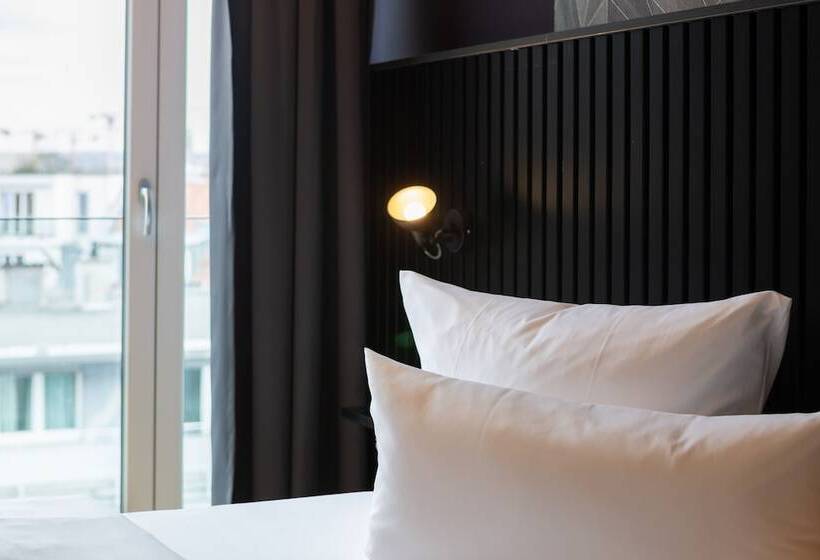 اتاق راحتی یک تخته, 133 Boutique