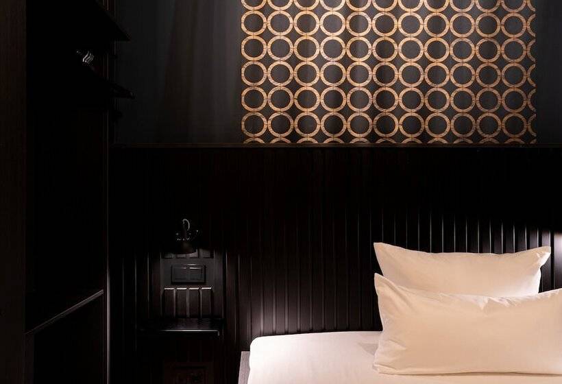 اتاق راحتی یک تخته, 133 Boutique