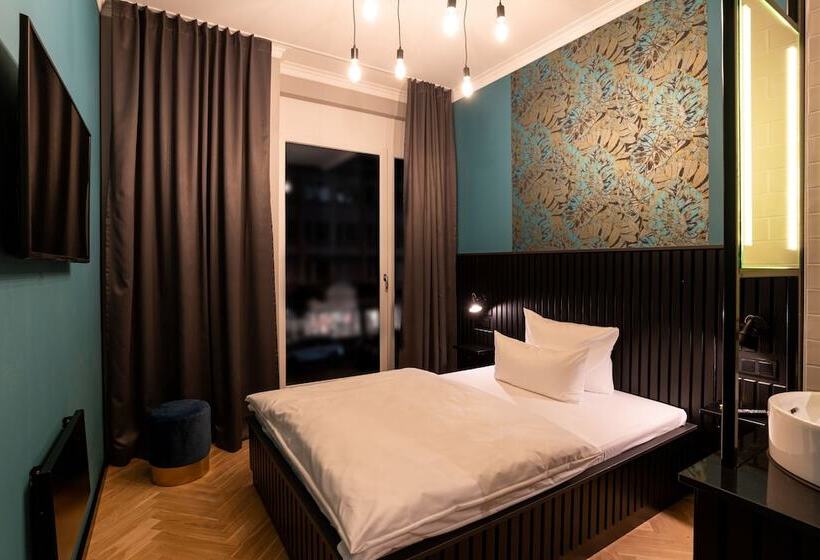 اتاق راحتی, 133 Boutique