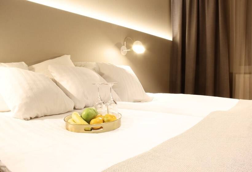 غرفة عائلية, Cape East