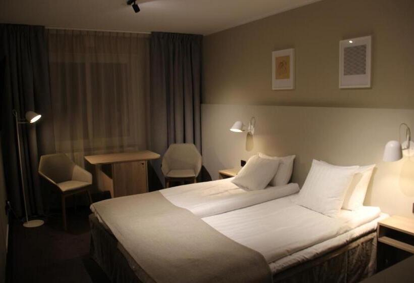 غرفة سوبيريور, Cape East