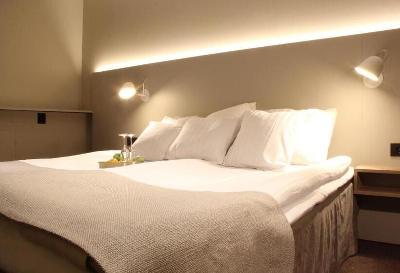 غرفة عائلية, Cape East