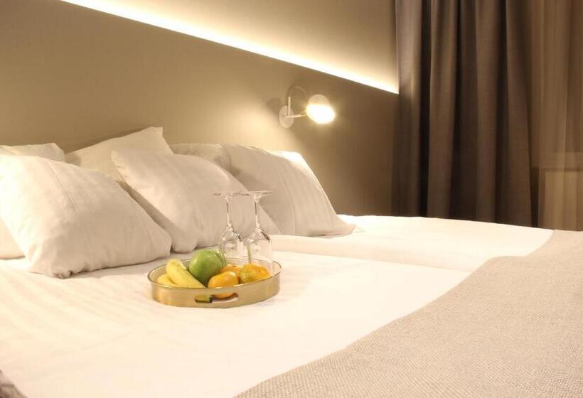 غرفة قياسية, Cape East