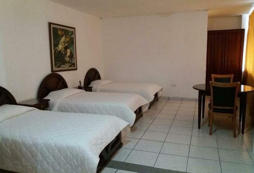 Четырехместный Номер Стандарт, Puerta Del Sol