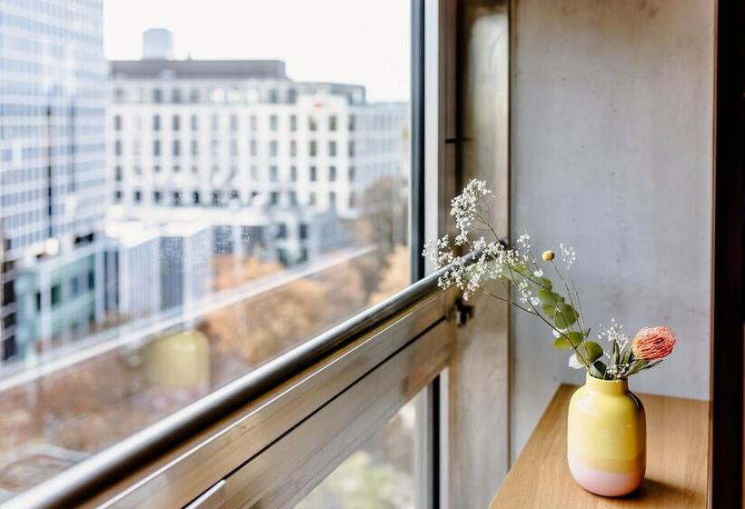 商务房间, The Flag West M