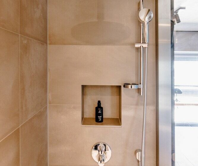 商务房间, The Flag West M