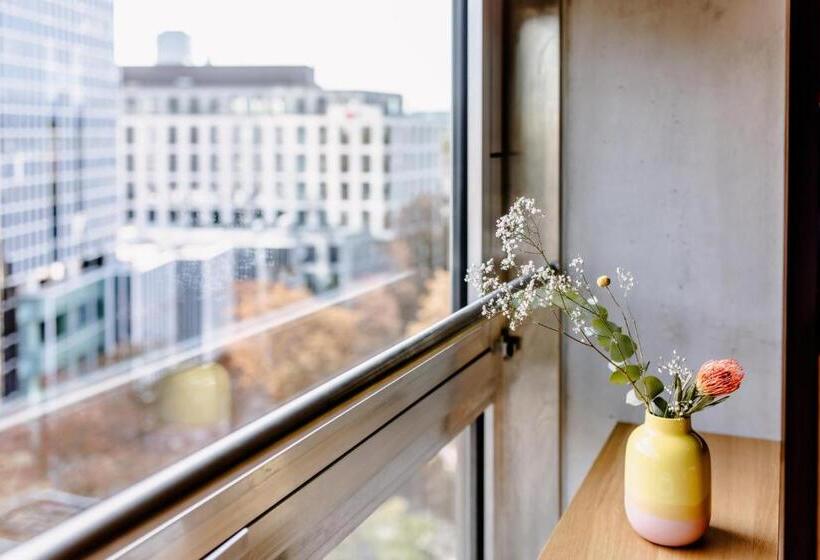 商务房间, The Flag West M