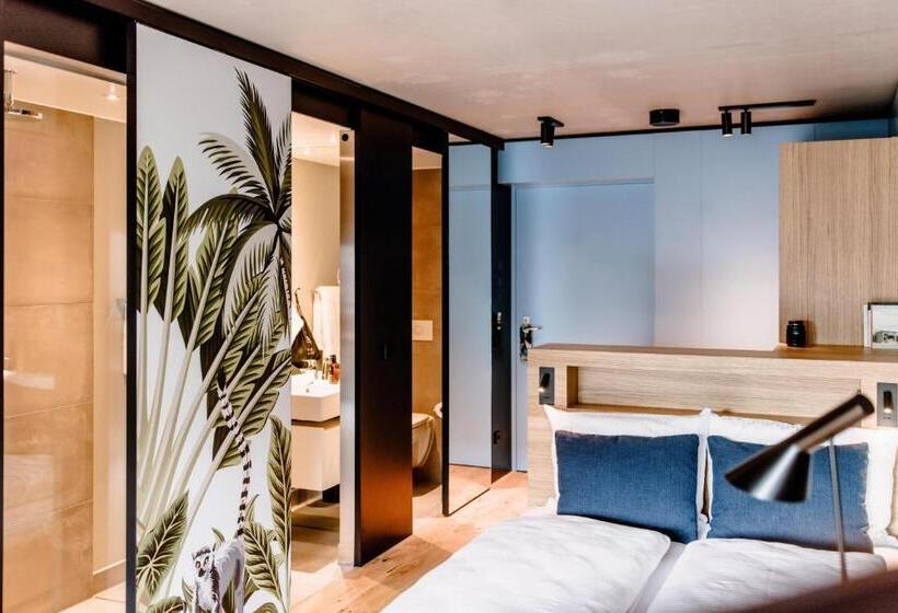 商务房间, The Flag West M