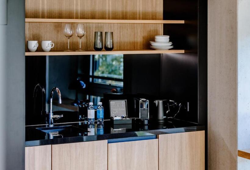 舒适一室公寓, The Flag West M