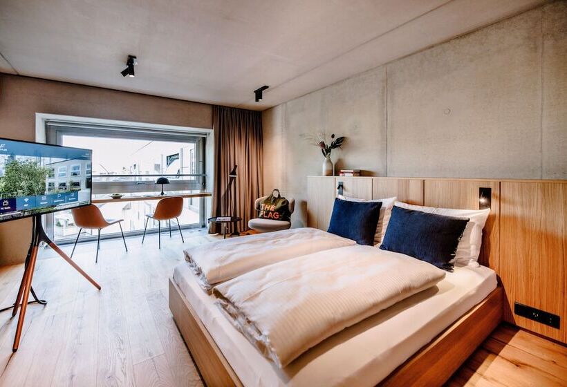 舒适一室公寓, The Flag West M