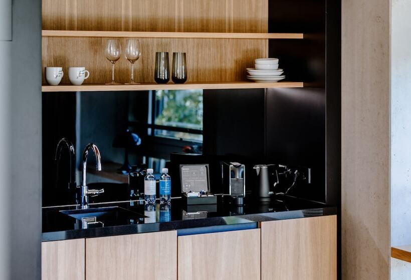 舒适一室公寓, The Flag West M