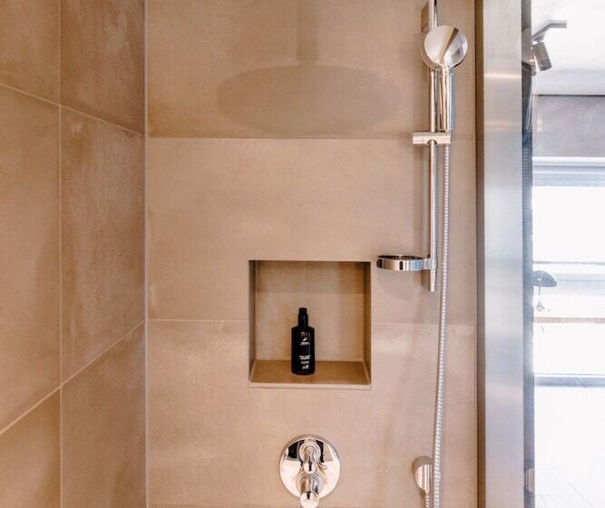 舒适一室公寓, The Flag West M