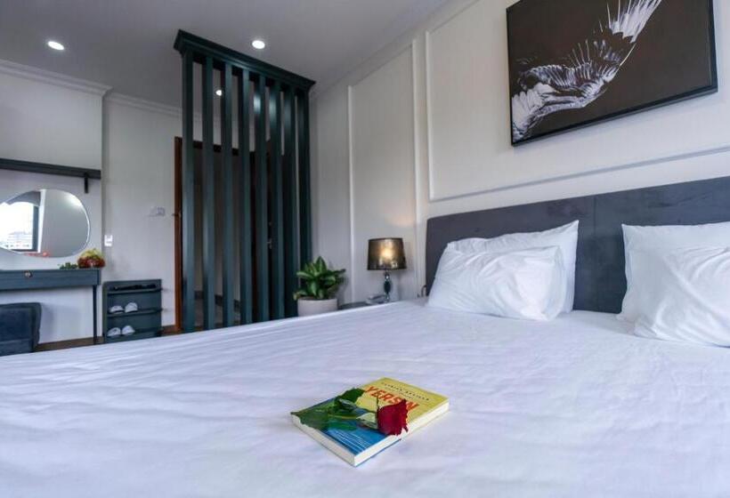 استودیوی استاندارد, N'queen Villa